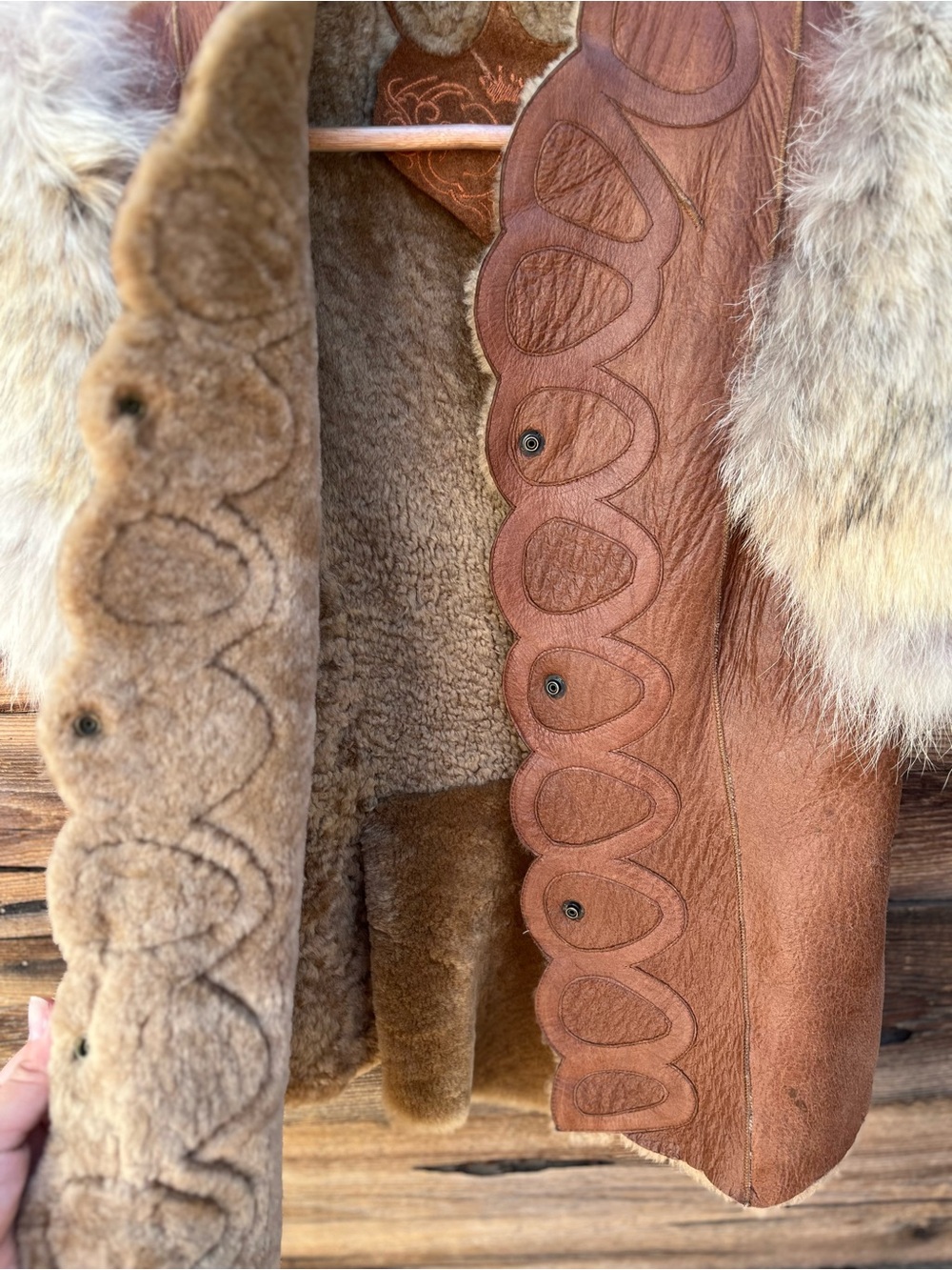 VINTAGE | EB International Leather Shearling Lined Vest W/ Coyote Fur Trim 4 - Picture 5 of 11